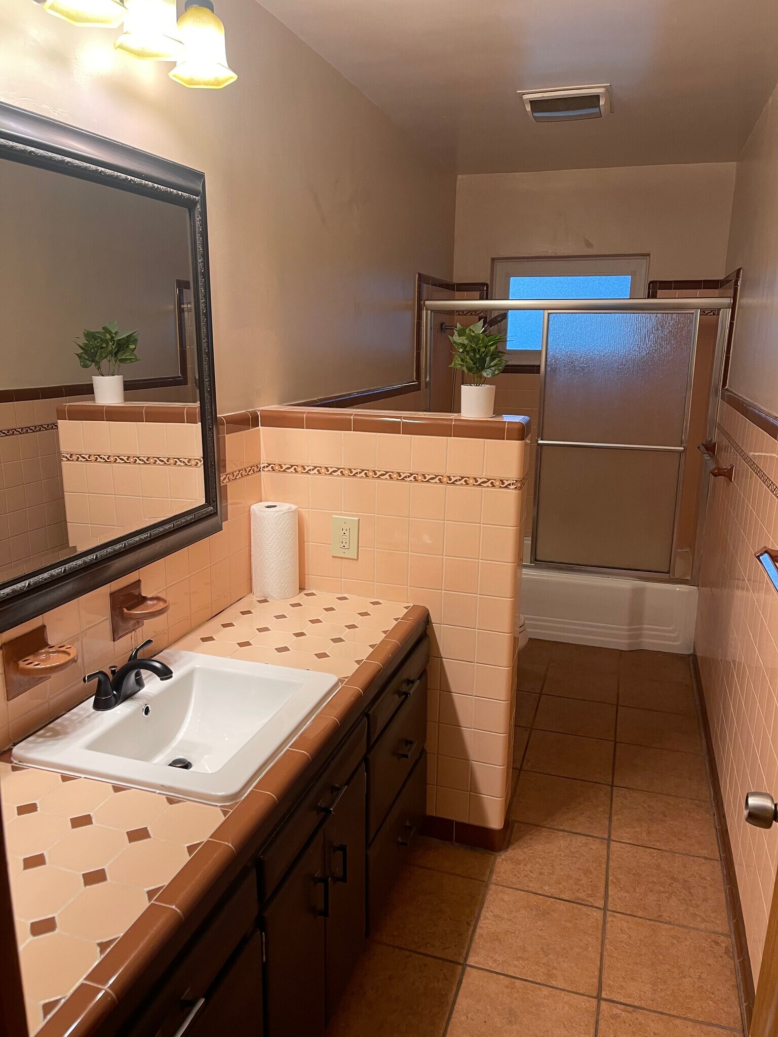 Bathroom shared by bedrooms 2 and 3 - 2156 NW 4th Pl
