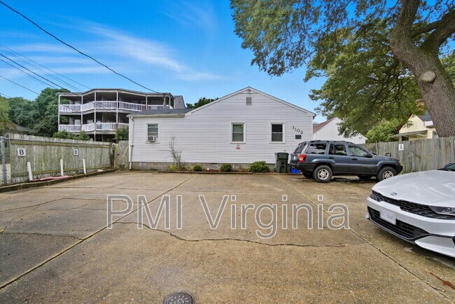 Building Photo - 1109 Hillside Ave