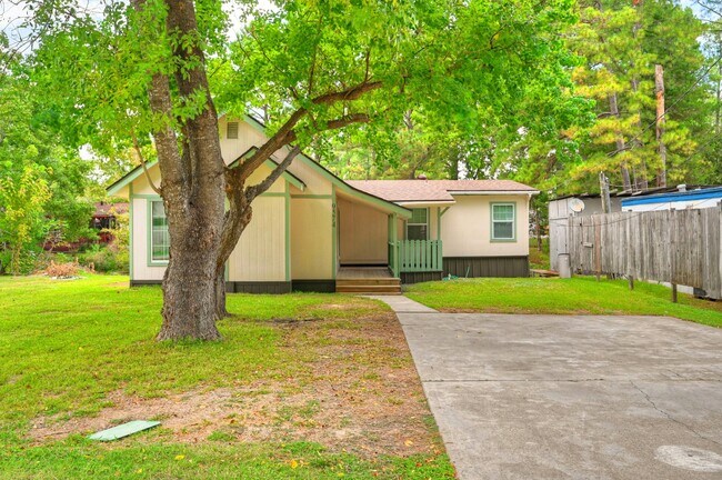 Primary Photo - 9574 Darkwood St