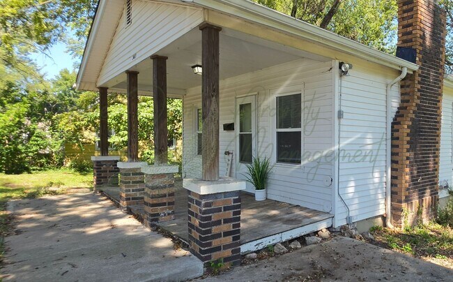 Building Photo - 303 N Huttig Ave