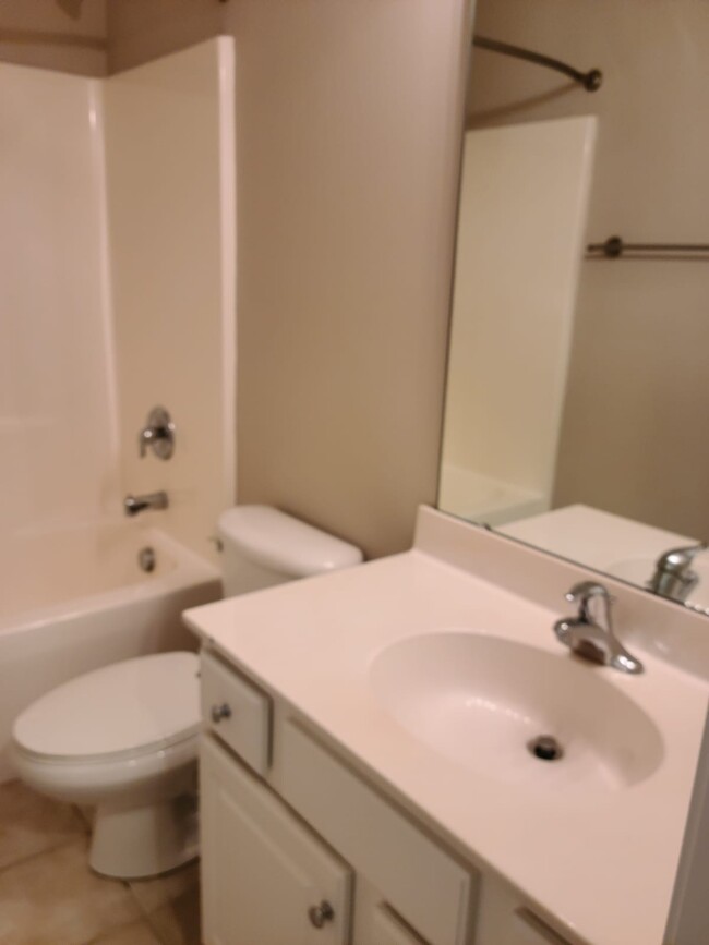 Building Photo - 10240 Blakeney Preserve Dr