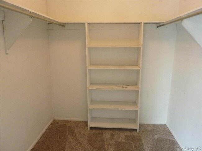 Building Photo - 133 Doxbury Ln