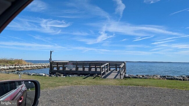 Building Photo - 922 Petinot Pl