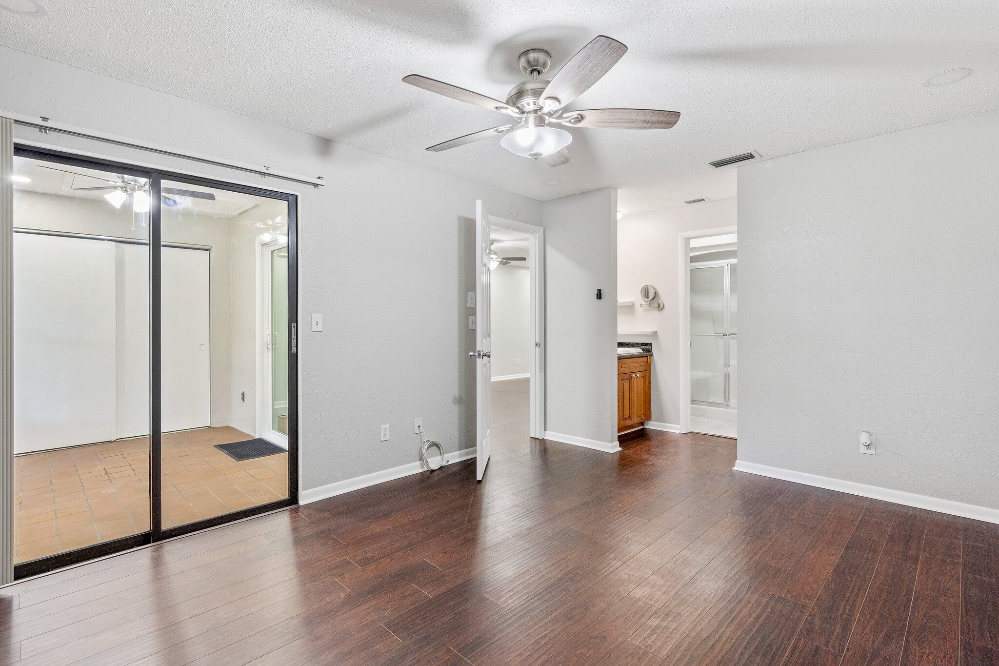 Building Photo - 7360 Ulmerton Rd