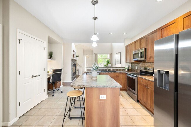 Building Photo - Spacious 3BR + Loft in the Palomino Park C...