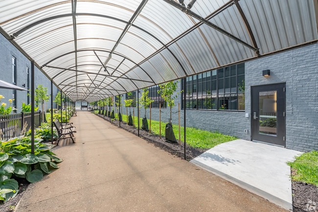 Building Photo - 5000 Euclid Ave