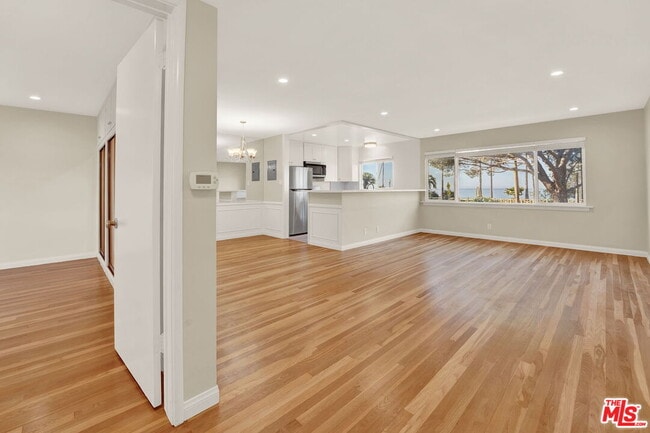 Building Photo - 433 Ocean Ave