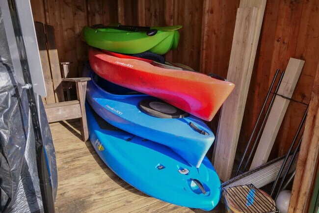 Building Photo - 3576 Portage Point Blvd