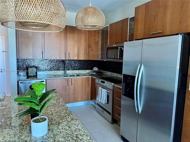 Building Photo - 1945 S Ocean Dr