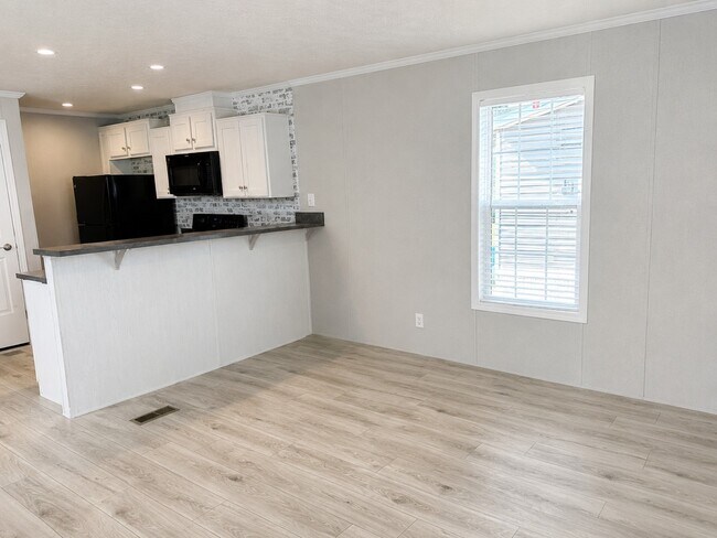 Building Photo - 826 Sally Mae Terrace