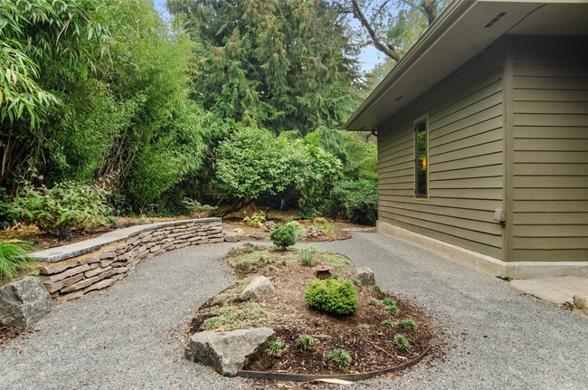 Building Photo - Stunning Portland Home with Open Floor Plan, Gourmet Kitchen, and Spa-Like Bathroom!