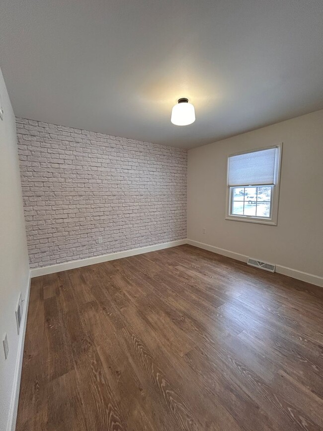 Building Photo - Updated 3 Bed 1.5 Bath Townhouse in Lititz!