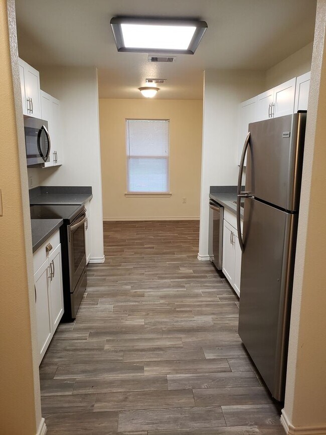 Building Photo - Beautiful NISD Home