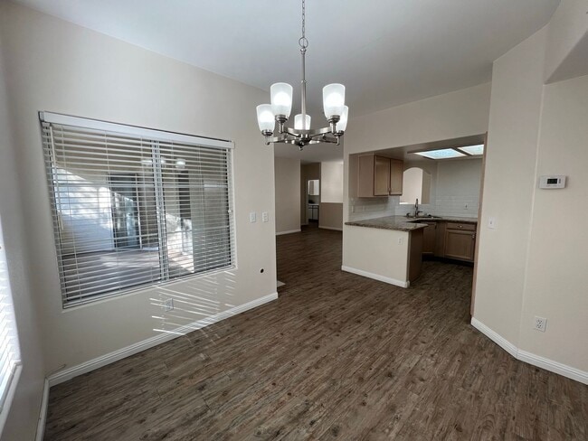 Building Photo - BEAUTIFUL UPGRADED CONDO/MANY AMENITIES - 3 BED, 2 BATH