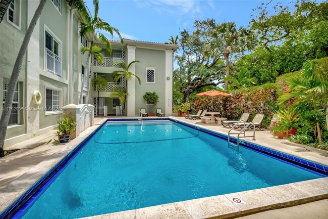Building Photo - 45 Antilla Ave