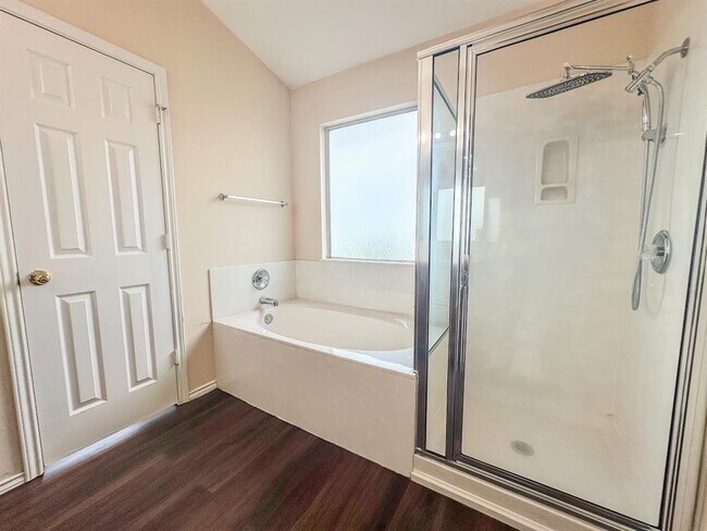 Building Photo - 1101 Whitley Dr