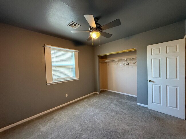 Building Photo - 3BR/Ba duplex in Branson West