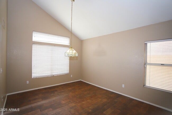 Building Photo - 842 N Naples Dr