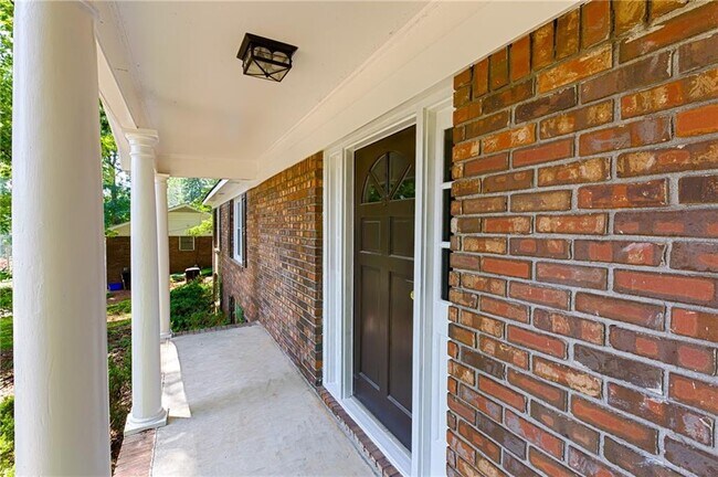 Building Photo - 3979 Potomac Dr NW