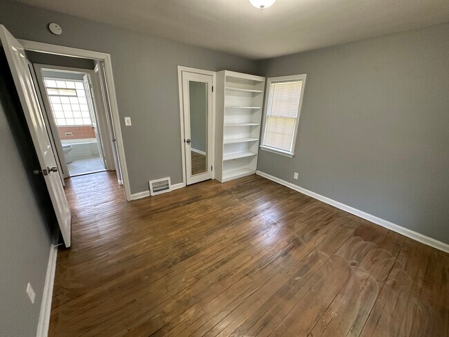 Building Photo - 1709 N Ballenger Hwy