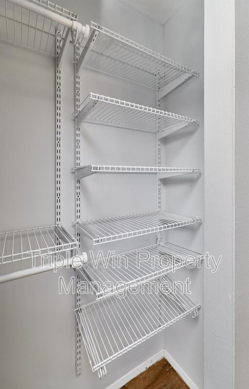 Building Photo - 1405 Willowbrook Dr