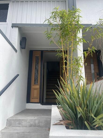 Primary Photo - 4312 Spindrift Way