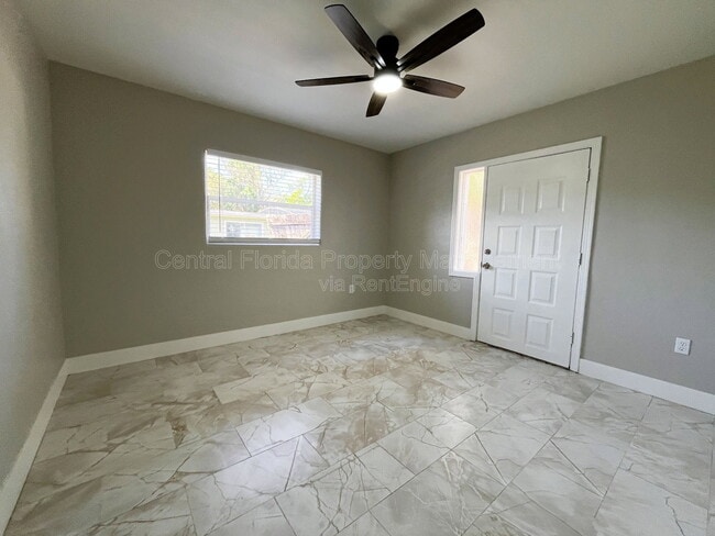 Building Photo - 1510 Altaloma Ave