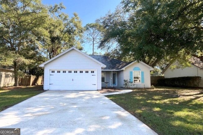 Building Photo - 304 McQueen Cir