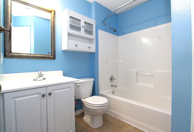 Building Photo - Navarre Gem Near Beaches & Bases – 3BR/2BA...