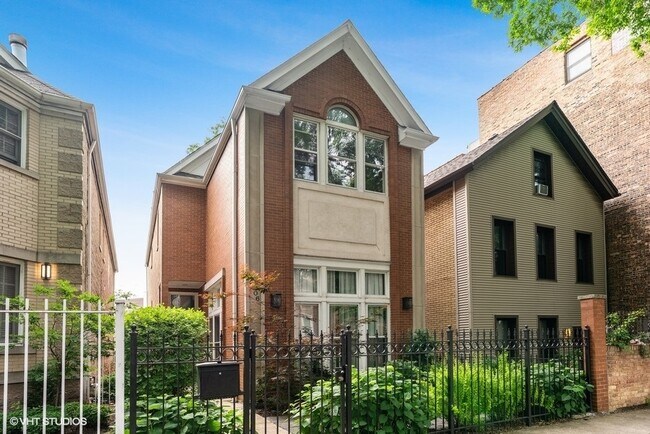 Primary Photo - 2306 N Greenview Ave