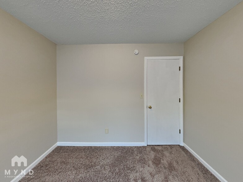 Building Photo - 5561 Northcut Dr