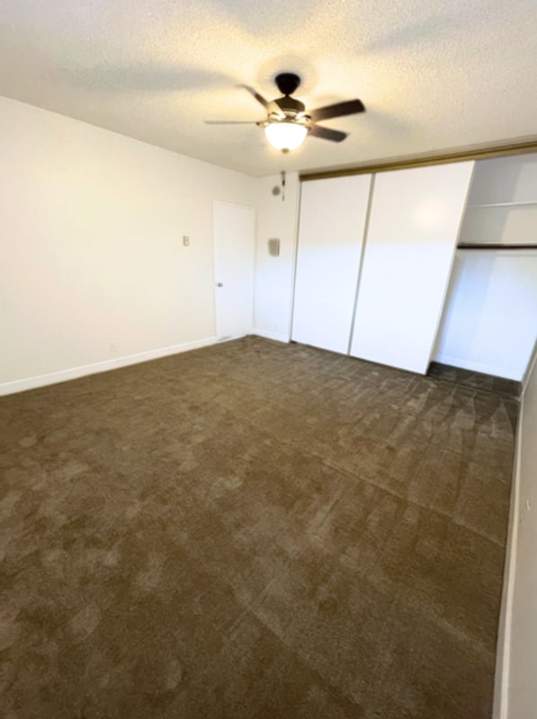 Building Photo - 949 W 26th St