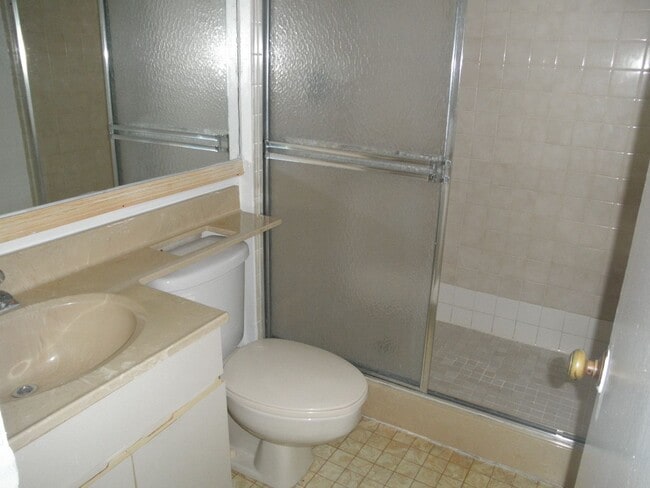 Building Photo - Somerset