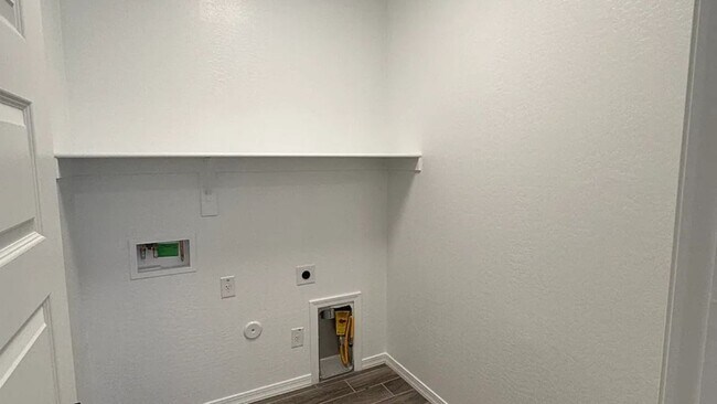 Building Photo - Beautiful Vistancia Home