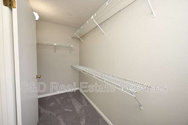 Building Photo - 1808 Village Ct