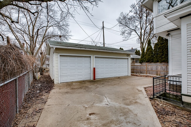 Building Photo - 1794 Hague Ave