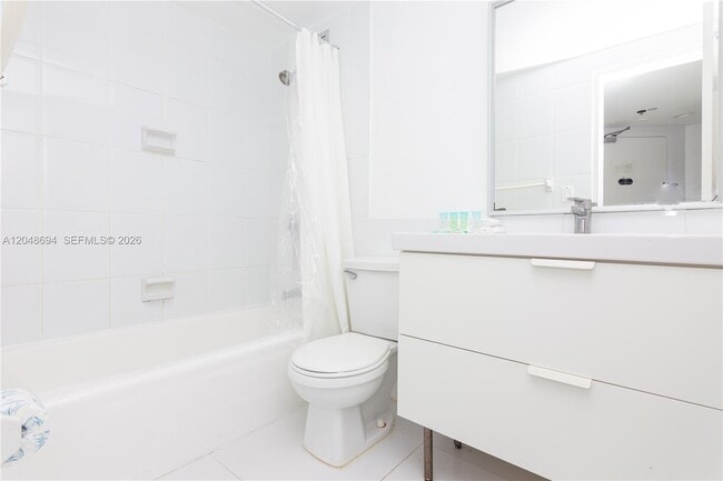 Building Photo - 5445 Collins Ave