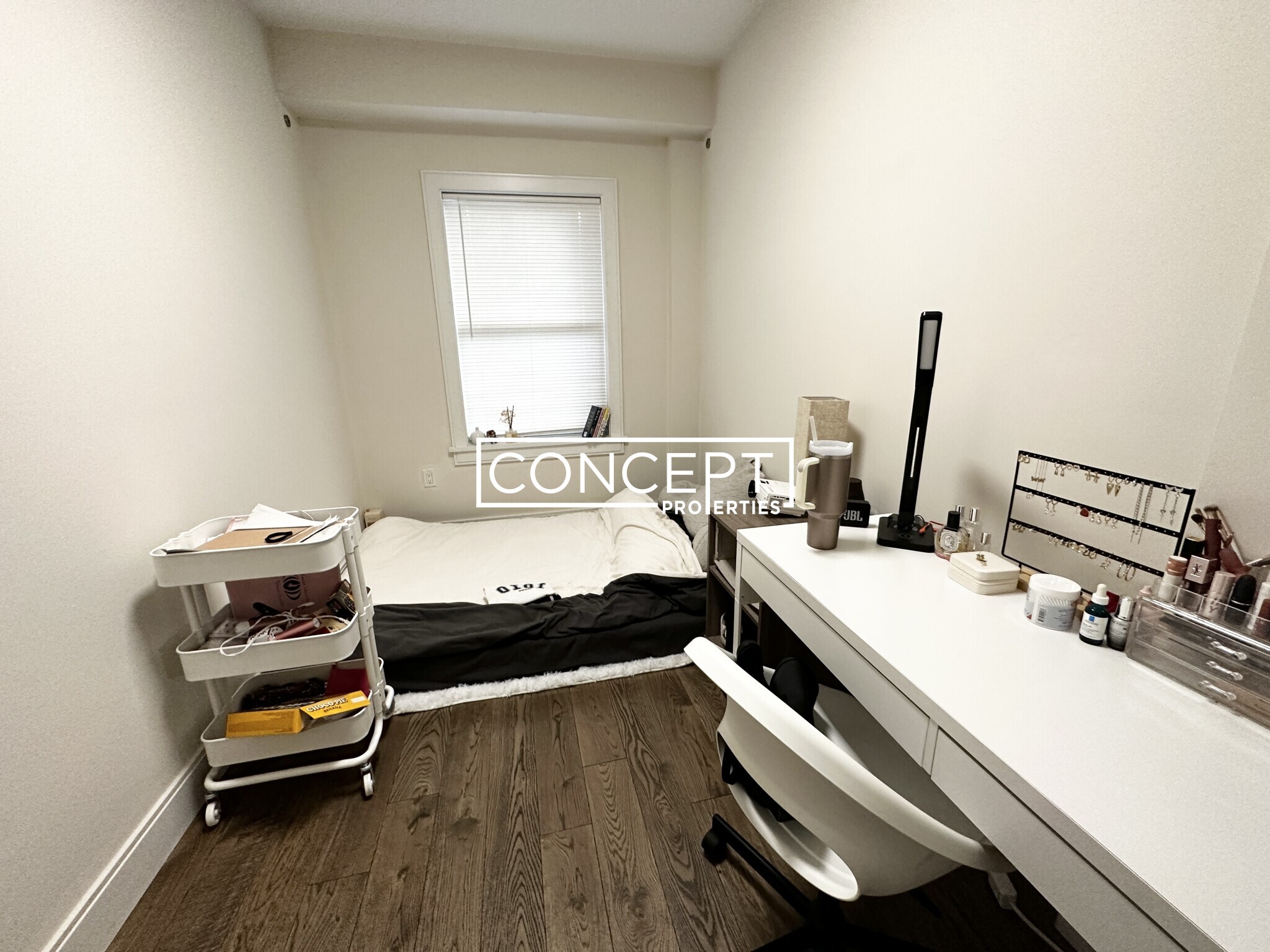 Building Photo - 988 Tremont St