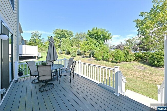 Building Photo - 31 Hearthstone Ct