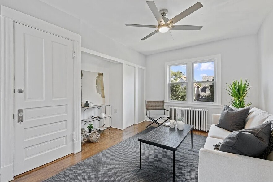 Building Photo - 2516 N Central Park Ave