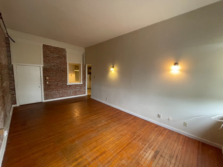 Building Photo - 41 Academy St