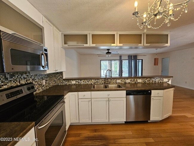 Building Photo - 120 Bermuda Ct