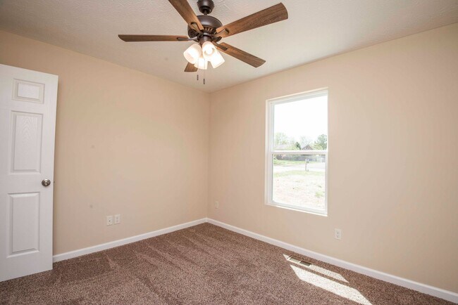 Building Photo - Knoxville 37849 - 3BR/2.5BA home with wash...