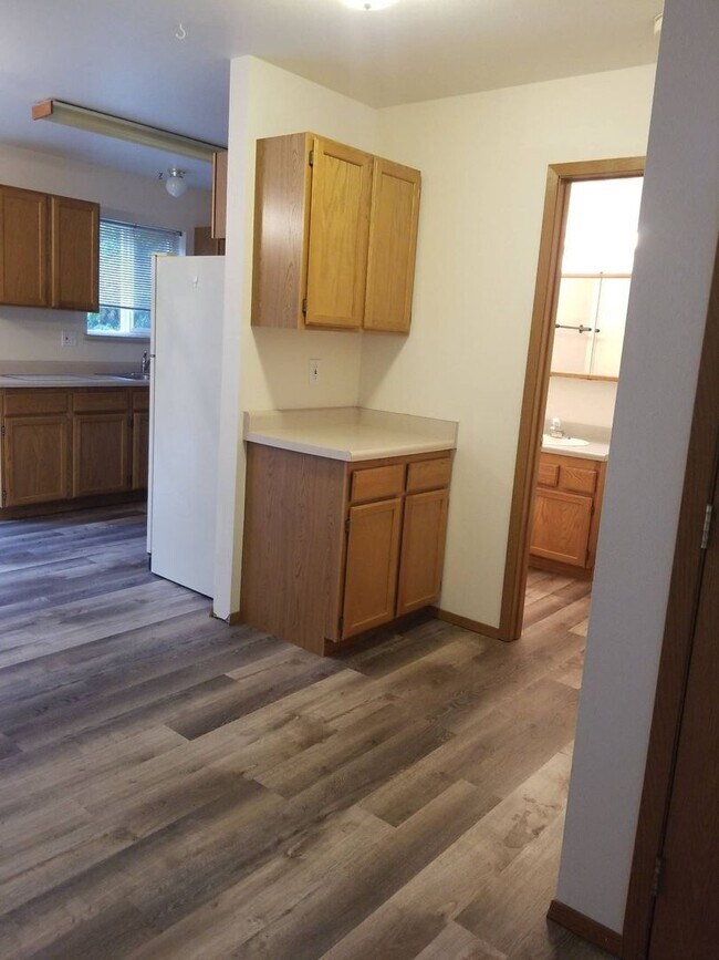 Building Photo - 1305-1307 Shaker Pl