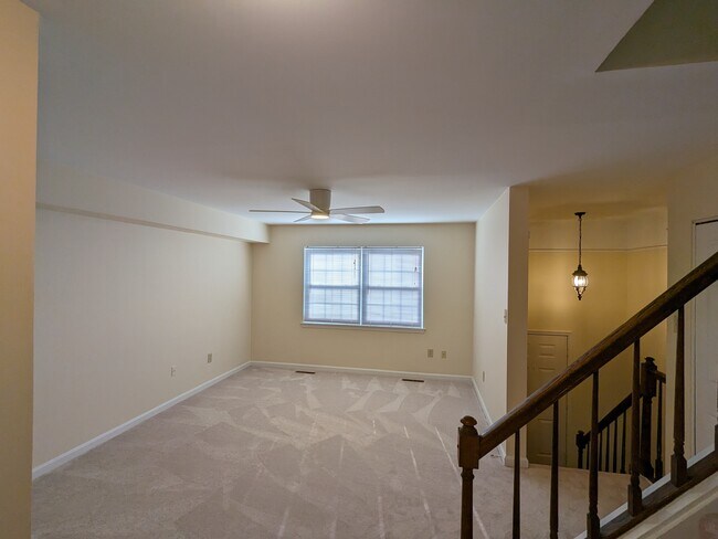 living room - mail level - 3574 Lowlen Ct