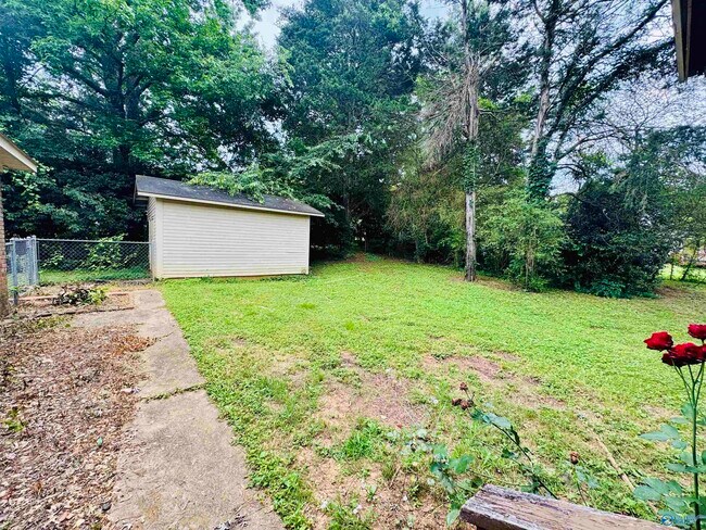 Building Photo - 104 Cotton Hill Rd