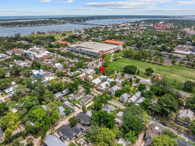 Building Photo - 28 W Castillo Dr