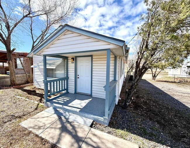 Building Photo - Charming Newly Updated 1 Bed / 1 Bath in the Heart of Kingman- Available Now!