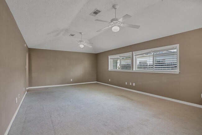Building Photo - 119 Barracuda Ave
