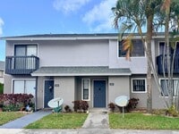 Building Photo - 2305 Seaside Dr